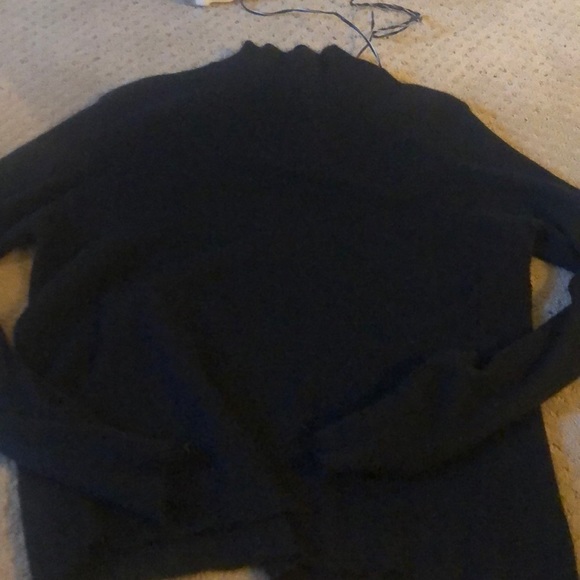 DONNA Karan black cashmere long sleeve mock turtle